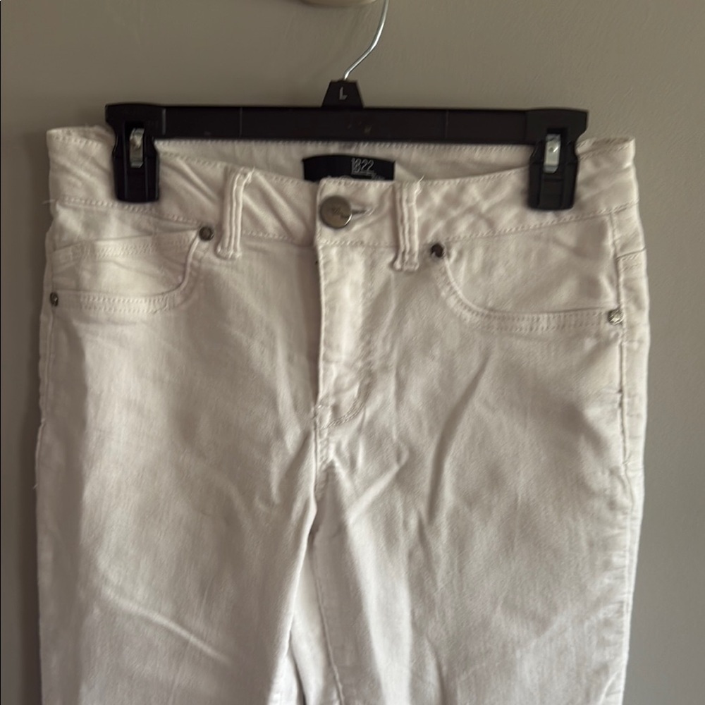 Women's White Jeans - Picture 3 of 8